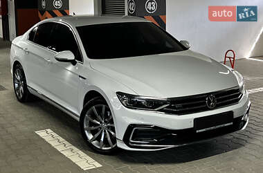 Седан Volkswagen Passat 2020 в 