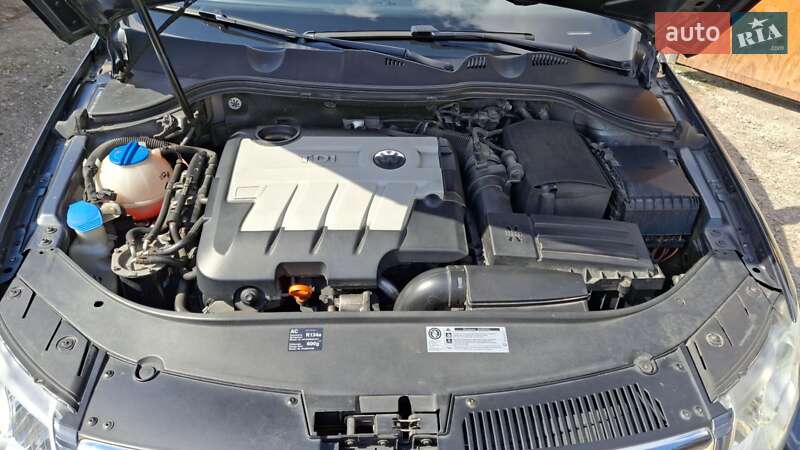 Седан Volkswagen Passat 2010 в Киеве