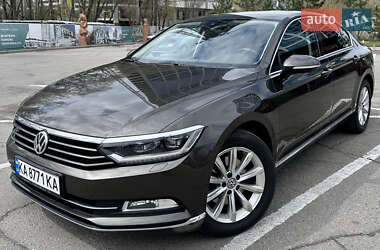 Седан Volkswagen Passat 2018 в Днепре
