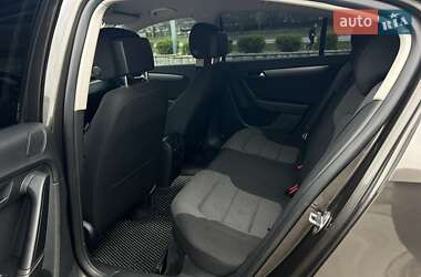 Седан Volkswagen Passat 2012 в 