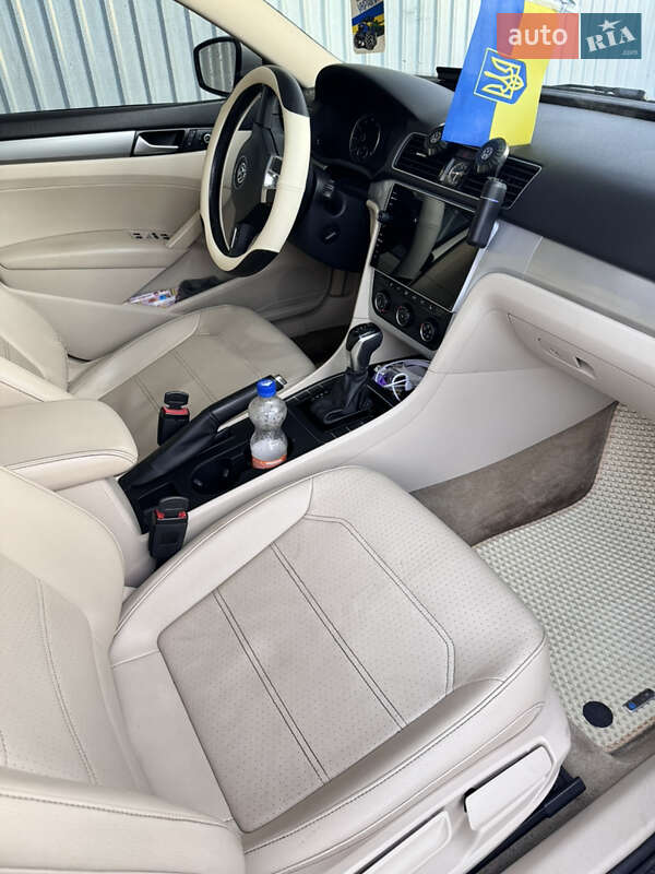 Седан Volkswagen Passat 2015 в Славянске