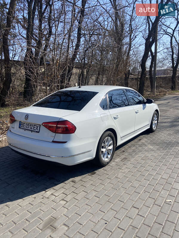 Седан Volkswagen Passat 2016 в Николаеве