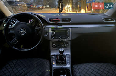 Седан Volkswagen Passat 2011 в 