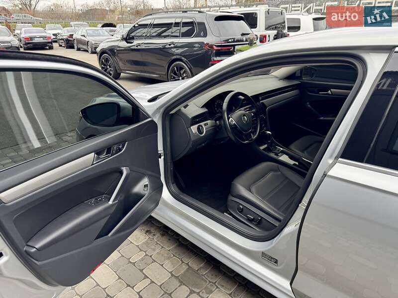 Седан Volkswagen Passat 2020 в Киеве