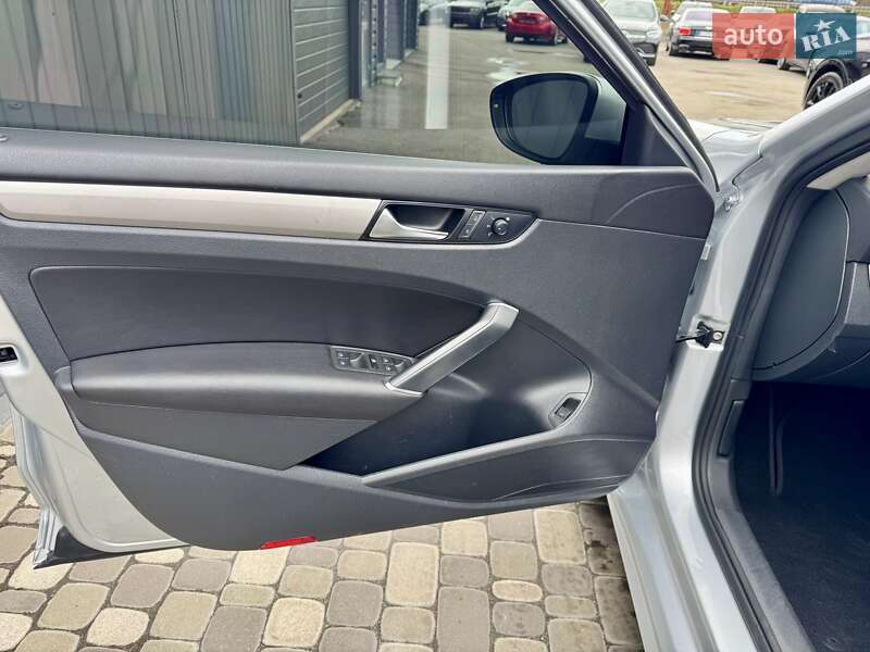 Седан Volkswagen Passat 2020 в Киеве