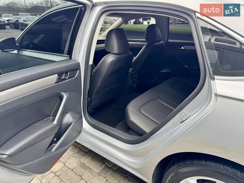 Седан Volkswagen Passat 2020 в Киеве