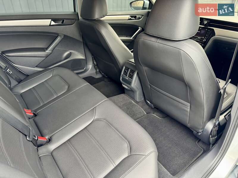 Седан Volkswagen Passat 2020 в Киеве