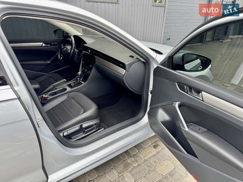 Седан Volkswagen Passat 2020 в Киеве