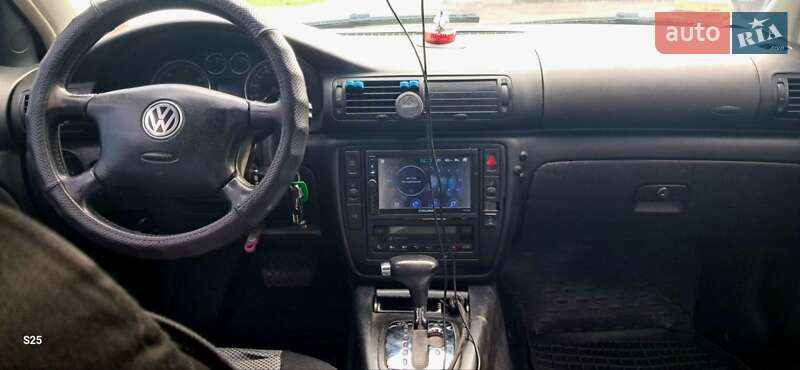 Универсал Volkswagen Passat 2003 в Тростянце