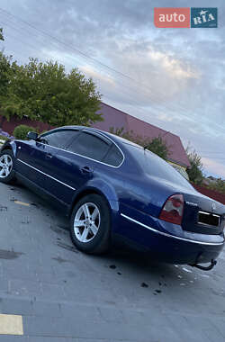 Седан Volkswagen Passat 2001 в 