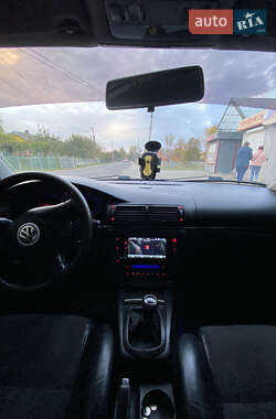 Седан Volkswagen Passat 2001 в 