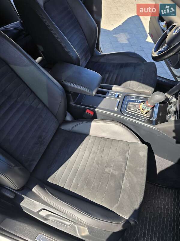 Універсал Volkswagen Passat 2018 в Львові фото 19 Універсал Volkswagen Passat 2018 в Львові