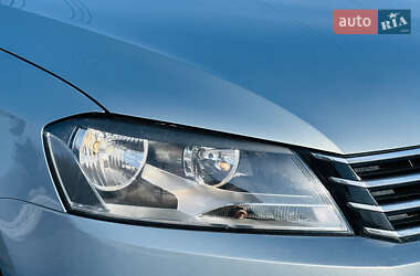 Универсал Volkswagen Passat 2012 в 