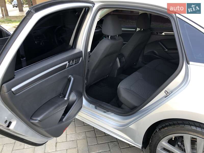 Седан Volkswagen Passat 2016 в Харькове фото 9 Седан Volkswagen Passat 2016 в Харькове