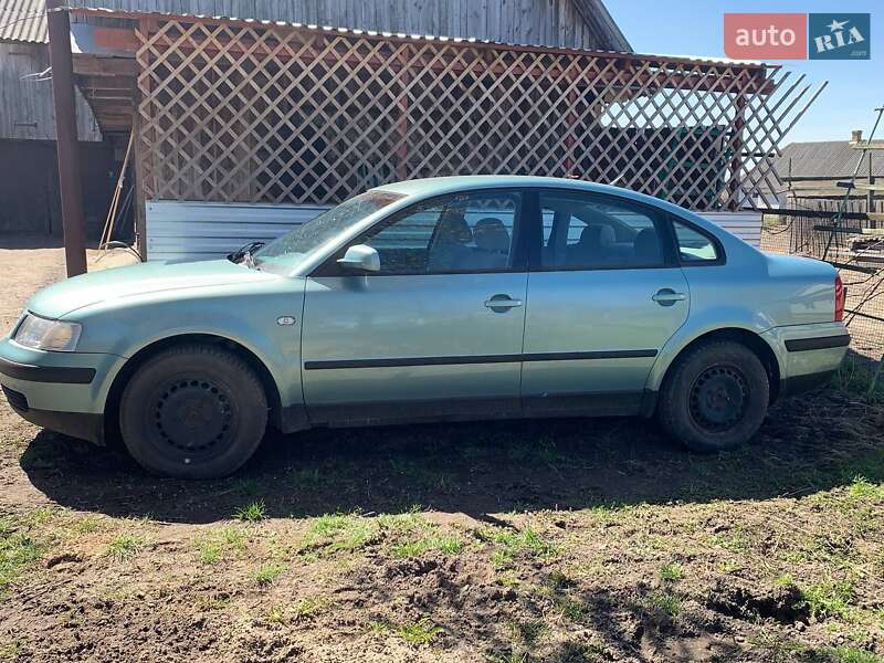 Седан Volkswagen Passat 1999 в Луцке