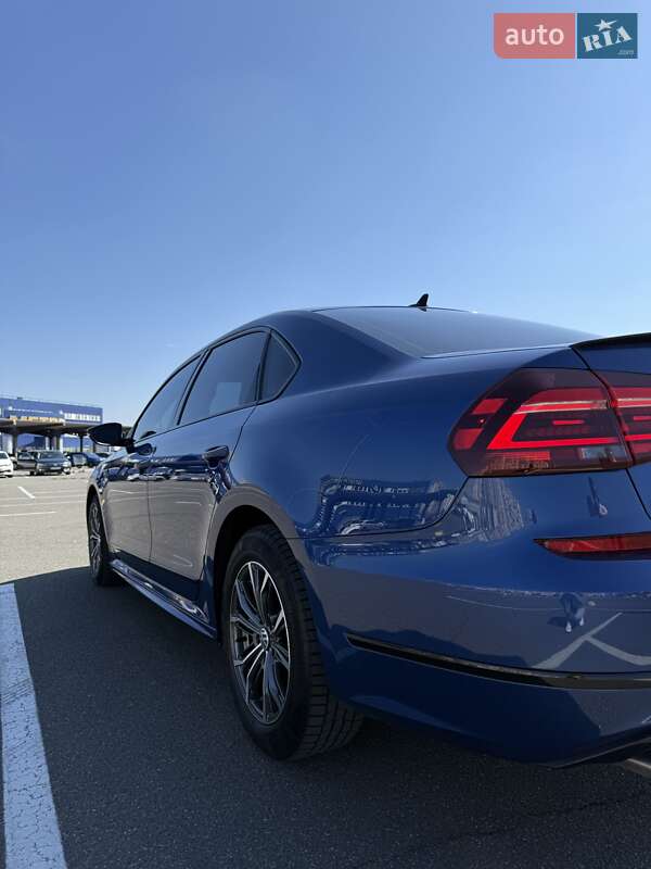 Седан Volkswagen Passat 2017 в Киеве