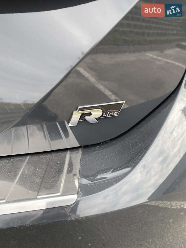 Универсал Volkswagen Passat 2015 в Киеве