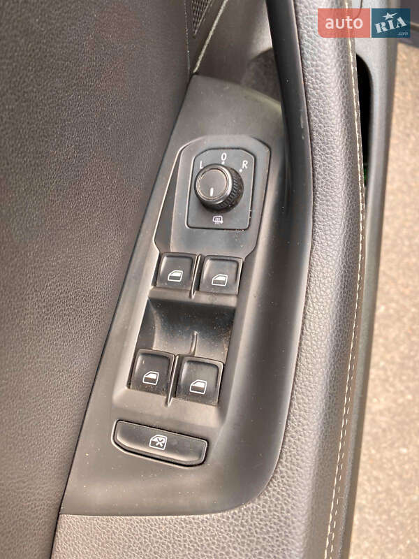 Универсал Volkswagen Passat 2015 в Киеве