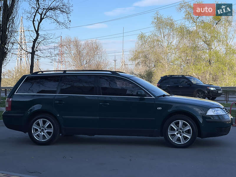 Універсал Volkswagen Passat 2002 в Києві