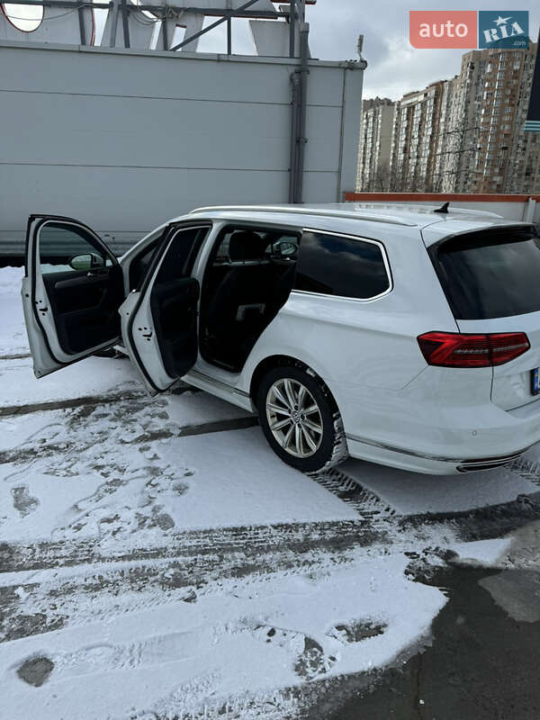 Універсал Volkswagen Passat 2019 в Києві