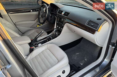 Седан Volkswagen Passat 2014 в 