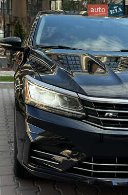 Седан Volkswagen Passat 2017 в 