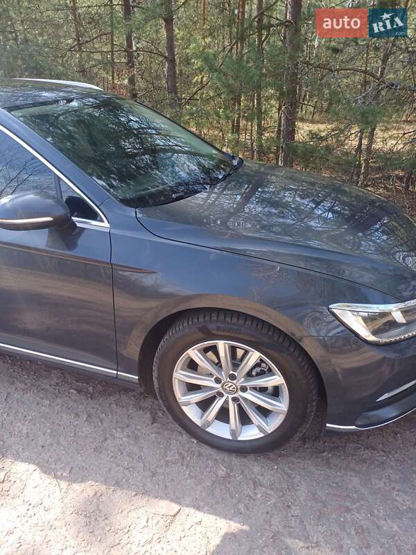Універсал Volkswagen Passat 2015 в Коростені