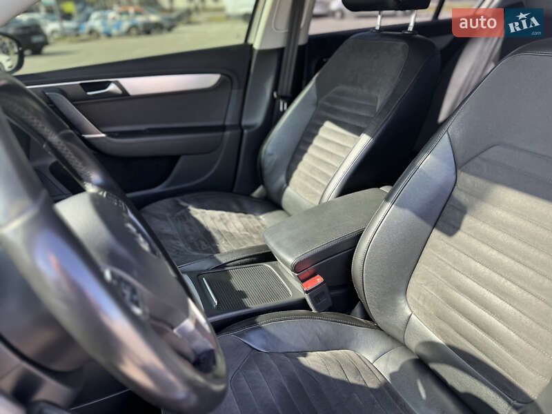 Седан Volkswagen Passat 2013 в Киеве