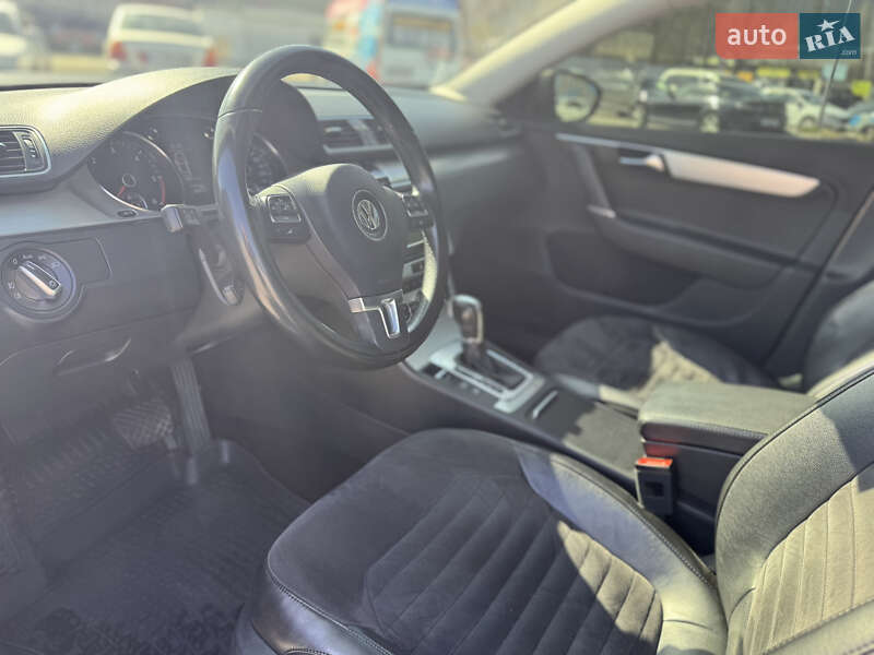 Седан Volkswagen Passat 2013 в Киеве