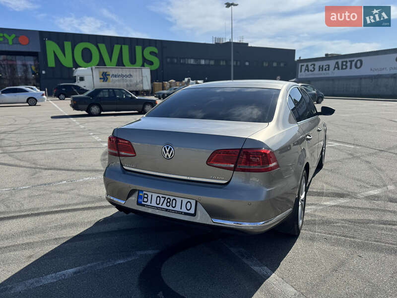 Седан Volkswagen Passat 2013 в Киеве