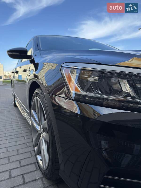 Седан Volkswagen Passat 2016 в Києві