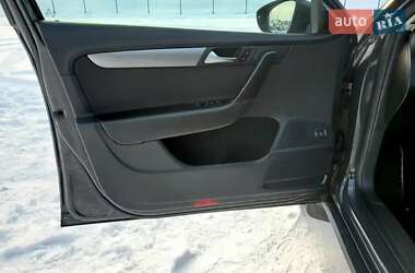 Універсал Volkswagen Passat 2011 в 