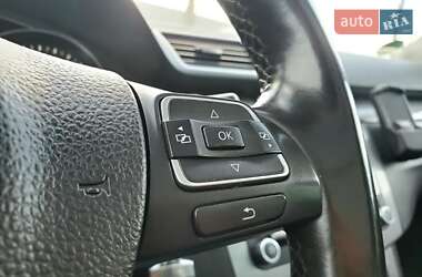 Універсал Volkswagen Passat 2011 в 