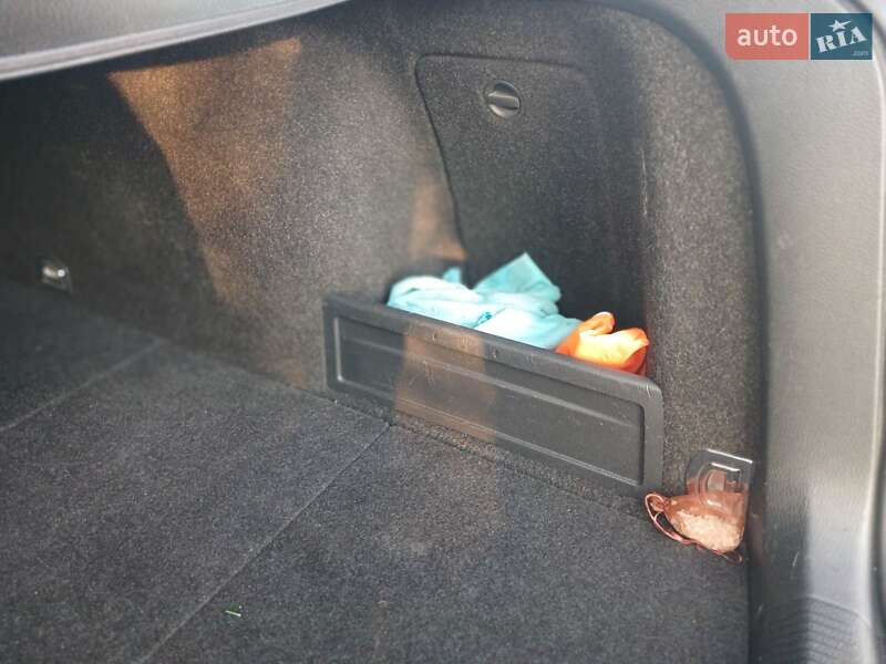 Универсал Volkswagen Passat 2011 в Бродах