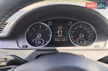 Універсал Volkswagen Passat 2012 в 