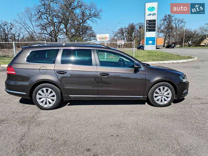 Універсал Volkswagen Passat 2012 в 