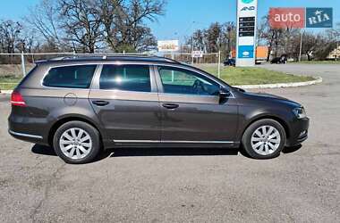 Універсал Volkswagen Passat 2012 в 