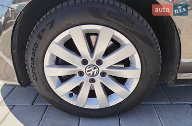 Універсал Volkswagen Passat 2012 в 
