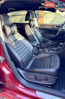 Седан Volkswagen Passat 2014 в 