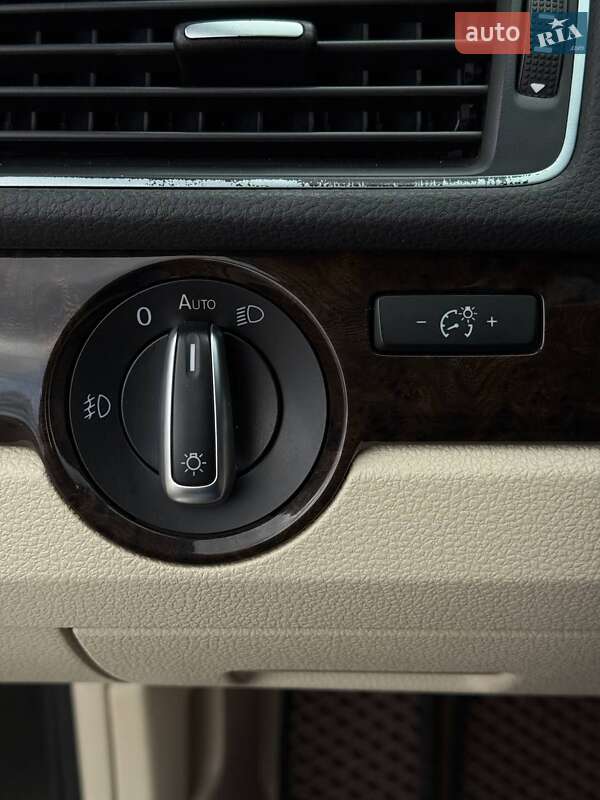 Седан Volkswagen Passat 2013 в Дніпрі