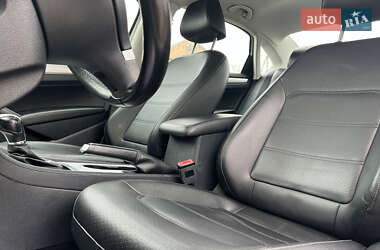 Седан Volkswagen Passat 2013 в 