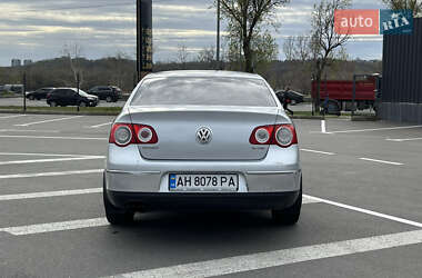 Седан Volkswagen Passat 2005 в 