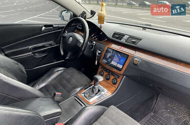 Седан Volkswagen Passat 2005 в 