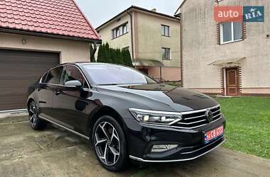Седан Volkswagen Passat 2021 в 