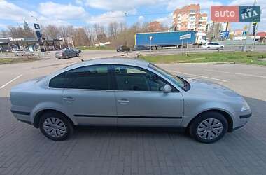 Седан Volkswagen Passat 2002 в 