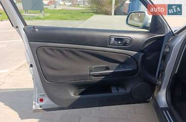 Седан Volkswagen Passat 2002 в 
