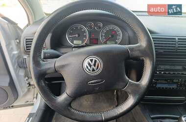 Седан Volkswagen Passat 2002 в 