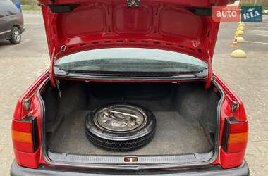 Седан Volkswagen Passat 1993 в 