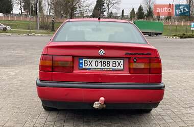 Седан Volkswagen Passat 1993 в 