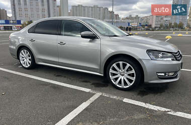 Седан Volkswagen Passat 2013 в 
